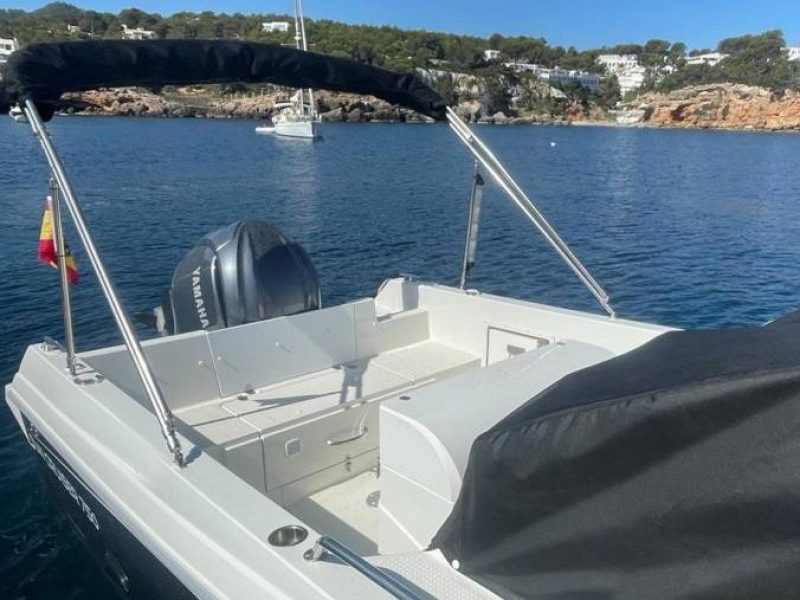 Pacific Craft Sun Cruiser 750 Cabin Salon Popa Pacific